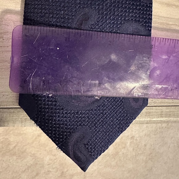 Brioni Men’s Navy Blue Italian Silk Tie - Picture 4 of 4